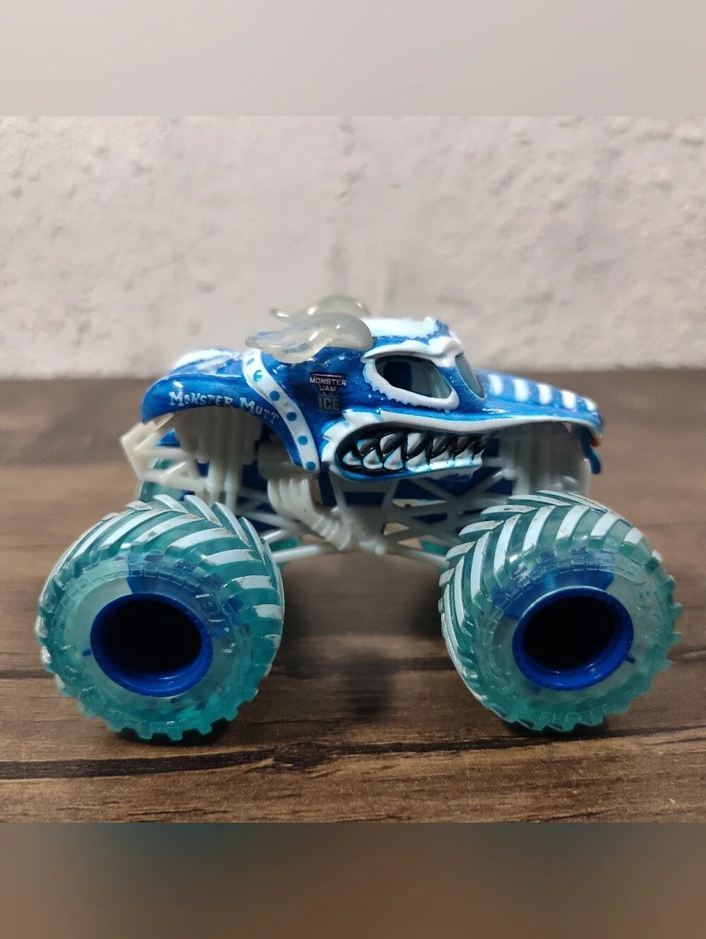 Spin Master Monster Jam Fire & Ice Blue Thunder & Monster Mutt Truck Lot Of 2
